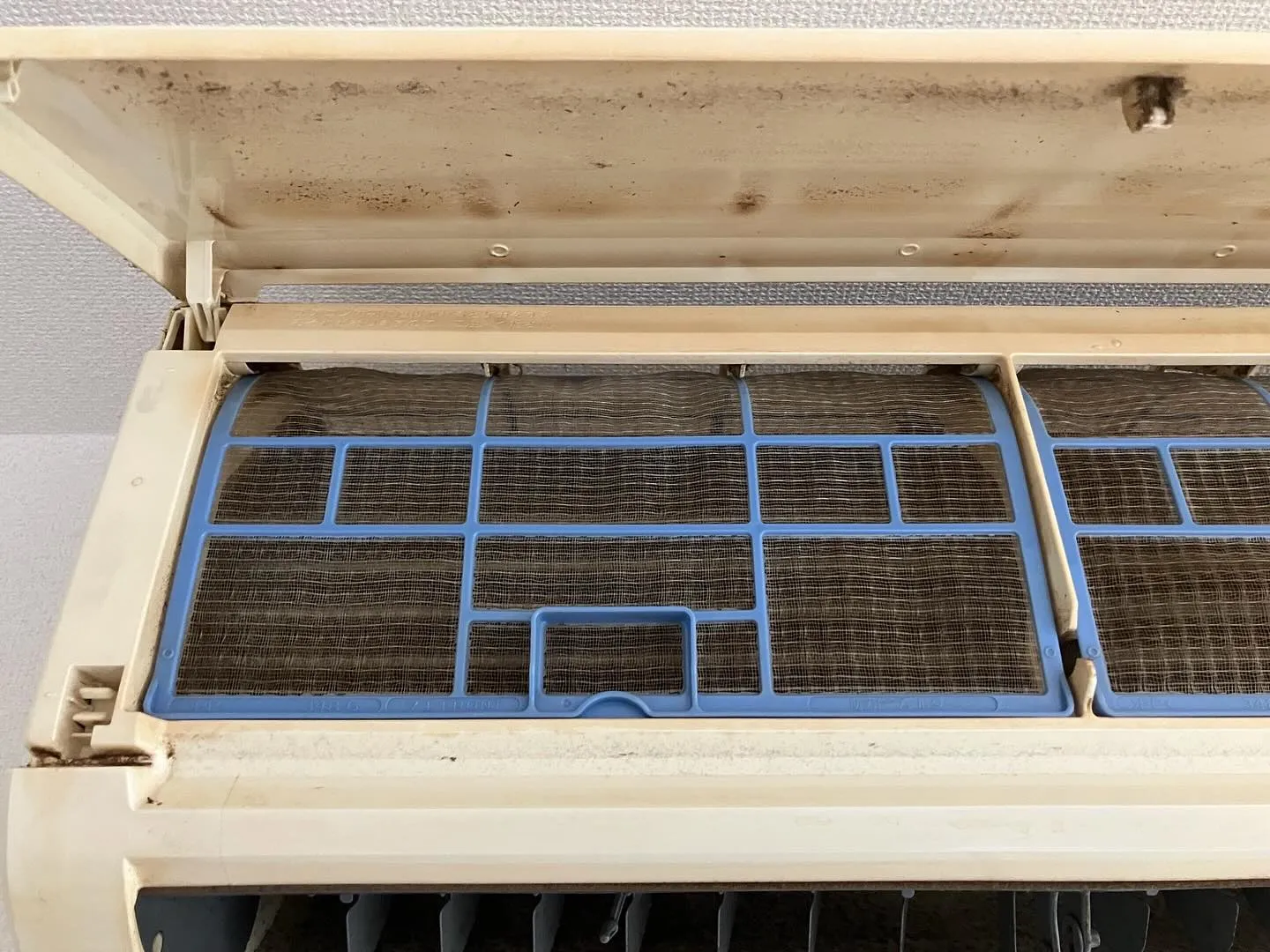 ヤニヤニエアコン🤮