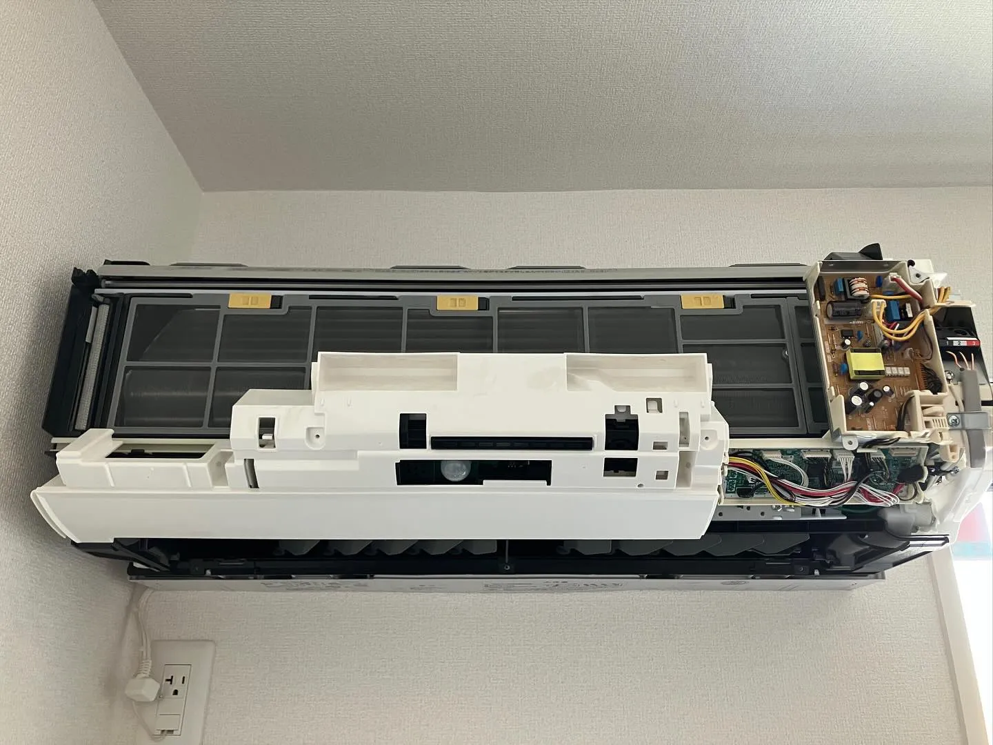 エアコンクリーニング後に故障？「まったく冷えない／暖まらない」が起きた時の正しい対応手順